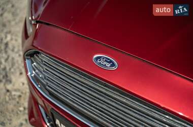 Седан Ford Fusion 2014 в 