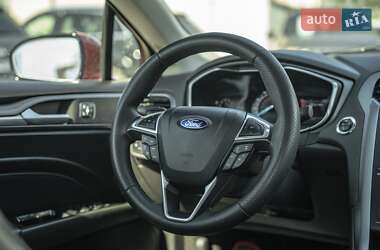 Седан Ford Fusion 2014 в 