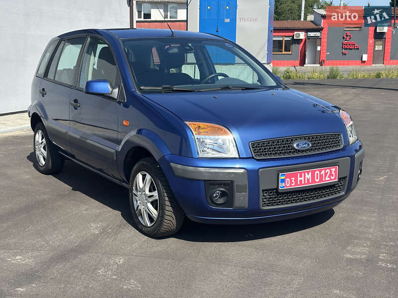 Хэтчбек Ford Fusion 2009 в 