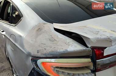 Седан Ford Fusion 2016 в 