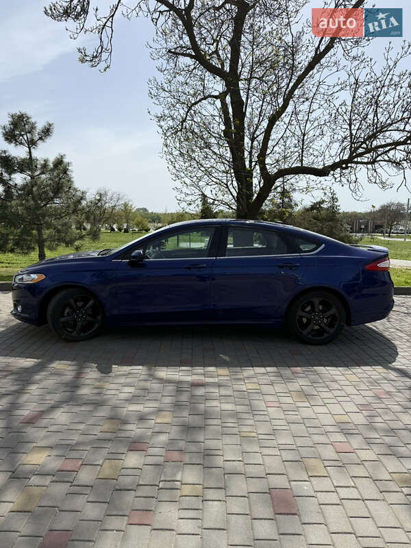 Седан Ford Fusion 2015 в Измаиле
