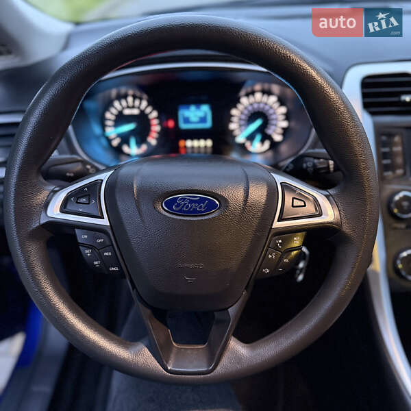 Седан Ford Fusion 2015 в Измаиле