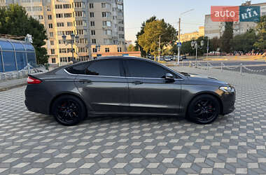 Седан Ford Fusion 2015 в 