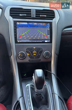 Седан Ford Fusion 2015 в 