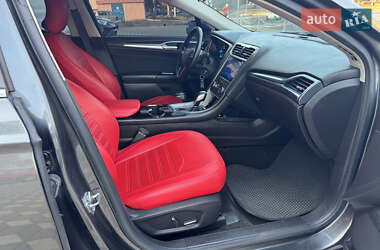 Седан Ford Fusion 2015 в 
