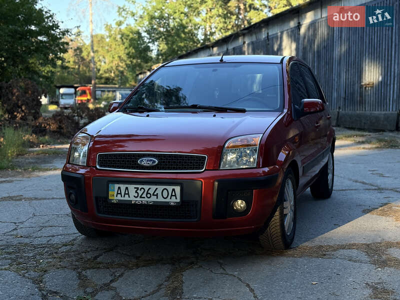 Хэтчбек Ford Fusion 2006 в Киеве