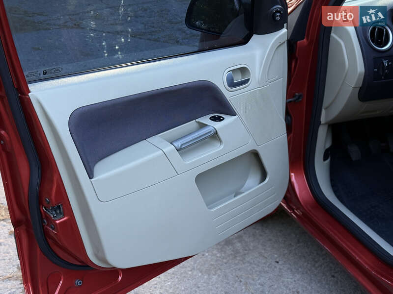 Хэтчбек Ford Fusion 2006 в Киеве