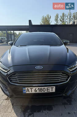 Седан Ford Fusion 2012 в 