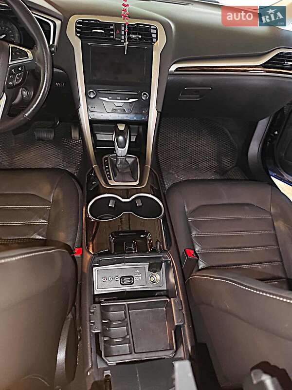 Седан Ford Fusion 2013 в Стрые