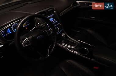 Седан Ford Fusion 2012 в 