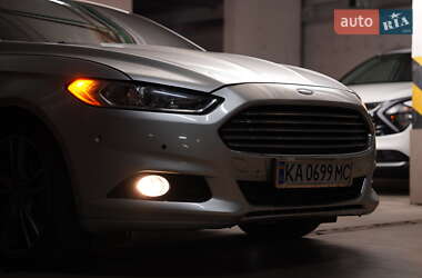 Седан Ford Fusion 2012 в 