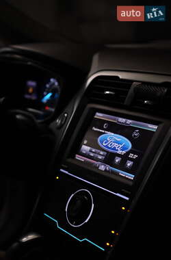 Седан Ford Fusion 2012 в 