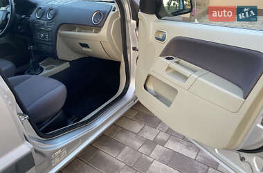 Хэтчбек Ford Fusion 2009 в 