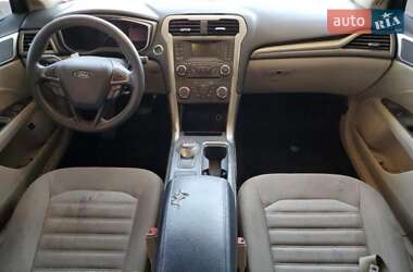 Седан Ford Fusion 2016 в 