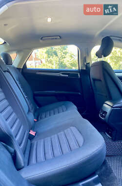 Седан Ford Fusion 2018 в 