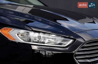 Седан Ford Fusion 2015 в 