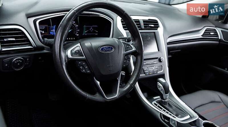 Седан Ford Fusion 2015 в Луцке
