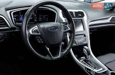 Седан Ford Fusion 2015 в 