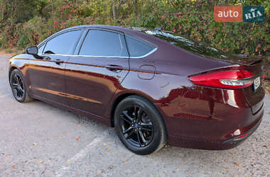 Седан Ford Fusion 2016 в 