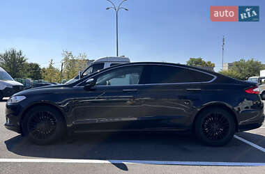 Седан Ford Fusion 2015 в 