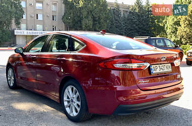 Седан Ford Fusion 2018 в 