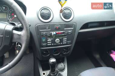 Хетчбек Ford Fusion 2006 в 