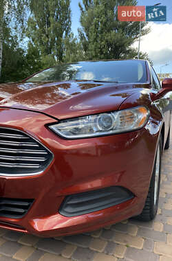 Седан Ford Fusion 2014 в 