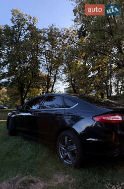 Седан Ford Fusion 2013 в 