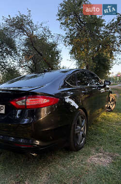 Седан Ford Fusion 2013 в 