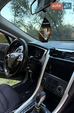 Седан Ford Fusion 2013 в 