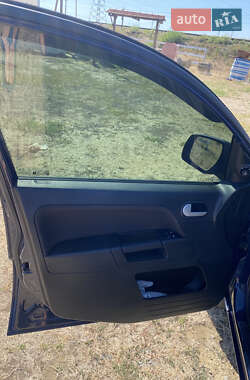 Хэтчбек Ford Fusion 2011 в 