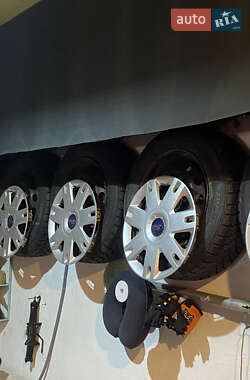 Хэтчбек Ford Fusion 2011 в 