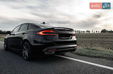 Седан Ford Fusion 2015 в 