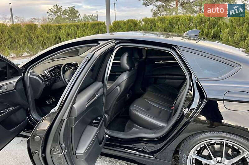 Седан Ford Fusion 2015 в Ніжині