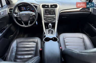 Седан Ford Fusion 2016 в 