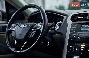 Седан Ford Fusion 2014 в 