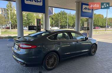 Седан Ford Fusion 2015 в 