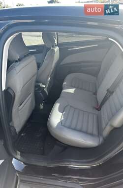Седан Ford Fusion 2014 в 