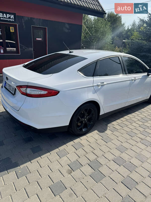 Седан Ford Fusion 2015 в Рудки