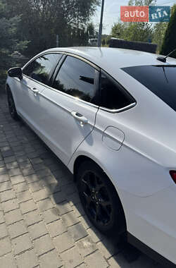 Седан Ford Fusion 2015 в 