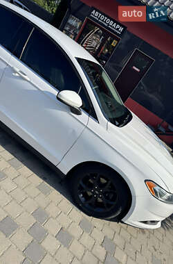 Седан Ford Fusion 2015 в 