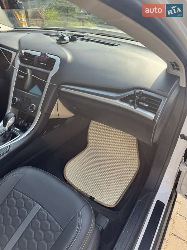 Седан Ford Fusion 2015 в Рудки