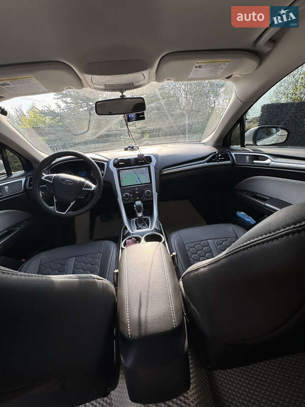 Седан Ford Fusion 2015 в Рудки