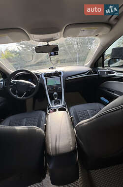 Седан Ford Fusion 2015 в 