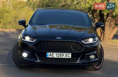 Седан Ford Fusion 2016 в 