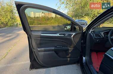Седан Ford Fusion 2016 в 