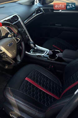 Седан Ford Fusion 2013 в 