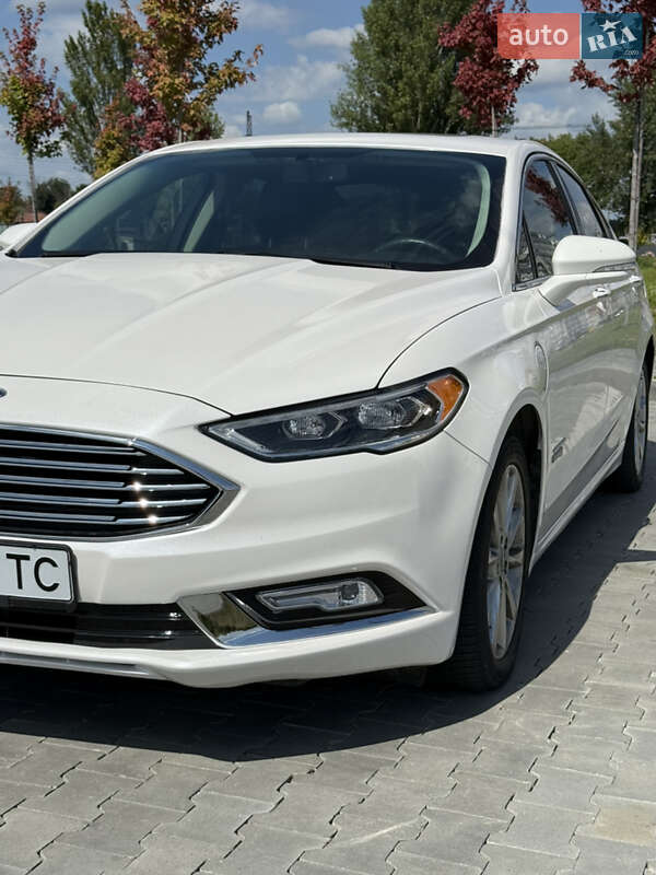 Седан Ford Fusion 2018 в Ирпене