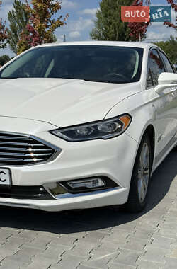 Седан Ford Fusion 2018 в 