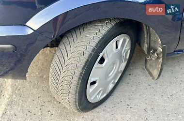 Хэтчбек Ford Fusion 2005 в 